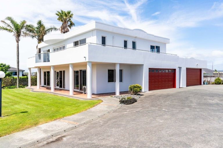 Photo of property in 59c One Tree Point Road, One Tree Point, 0118