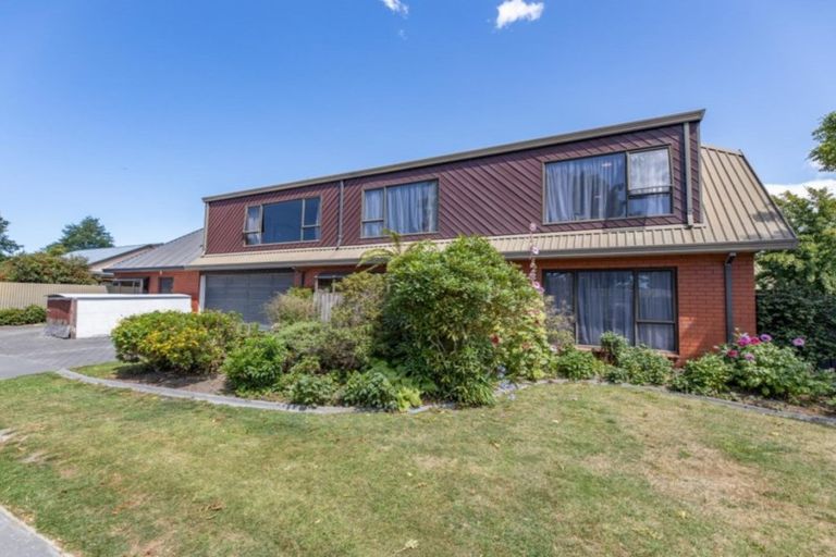 Photo of property in 10 Pyatt Place, Redwood, Christchurch, 8051