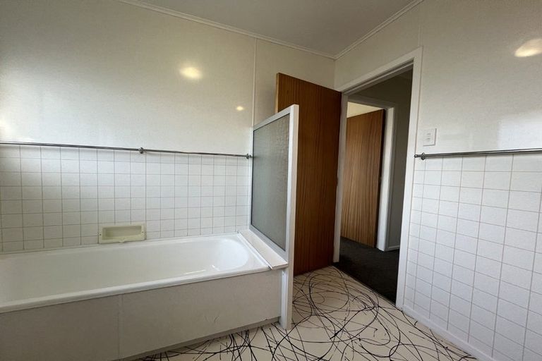 Photo of property in 1 Evelyn Place, Welbourn, New Plymouth, 4310