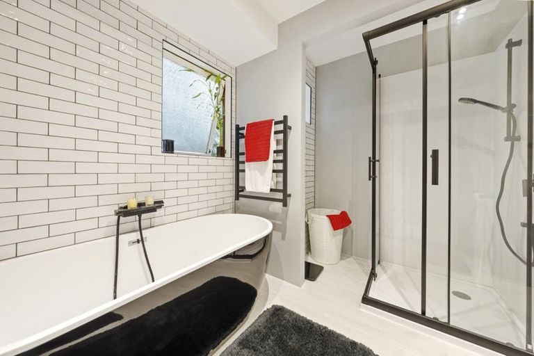 Photo of property in 19 Laser Place, Bayview, Auckland, 0629