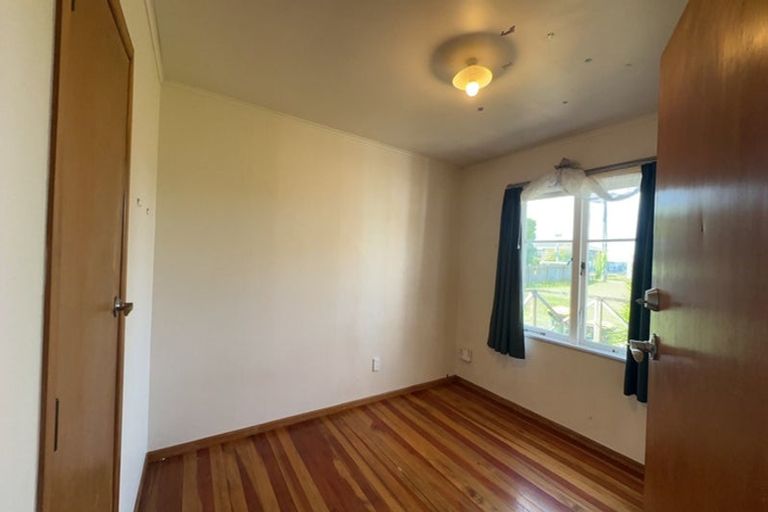 Photo of property in 105 Royal Road, Massey, Auckland, 0614