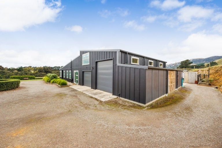 Photo of property in 165 Albert Road, Tokomaru, Palmerston North, 4474