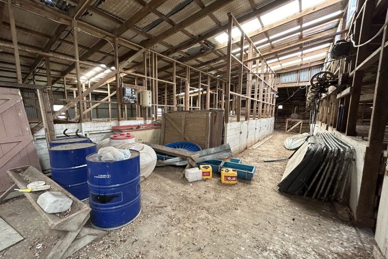 Photo of property in 10 Vera Road, Te Atatu South, Auckland, 0610