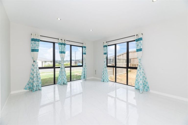 Photo of property in 42 Westmuir Crescent, Pokeno, 2402