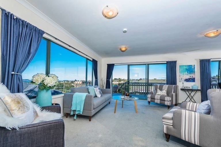 Photo of property in 153c Hobsonville Road, West Harbour, Auckland, 0618