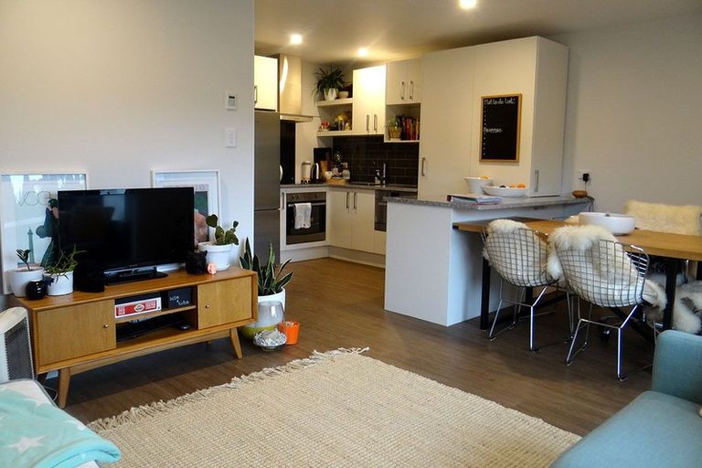 Photo of property in 30 Chartwell Avenue, Glenfield, Auckland, 0629