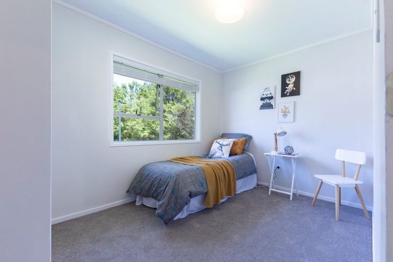 Photo of property in 133 Millbrook Road, Sunnyvale, Auckland, 0612