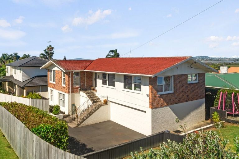 Photo of property in 75 Jaemont Avenue, Te Atatu South, Auckland, 0610