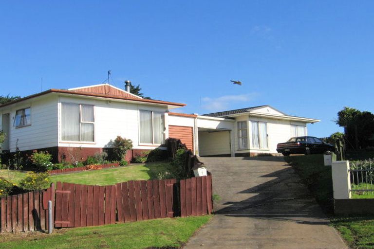 Photo of property in 1/4 Sena Place, Clover Park, Auckland, 2019