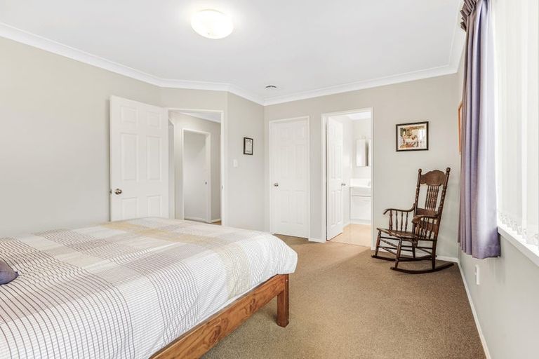 Photo of property in 5 Dallinger Street, St Andrews, Hamilton, 3200