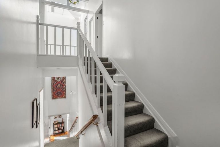 Photo of property in 10a Moana Road, Days Bay, Lower Hutt, 5013