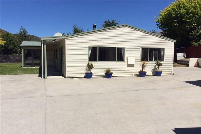 Photo of property in 16 Cornwall Street, Arrowtown, 9302