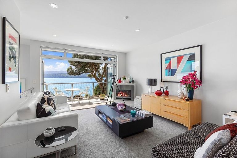 Photo of property in 2/363 Karaka Bay Road, Karaka Bays, Wellington, 6022