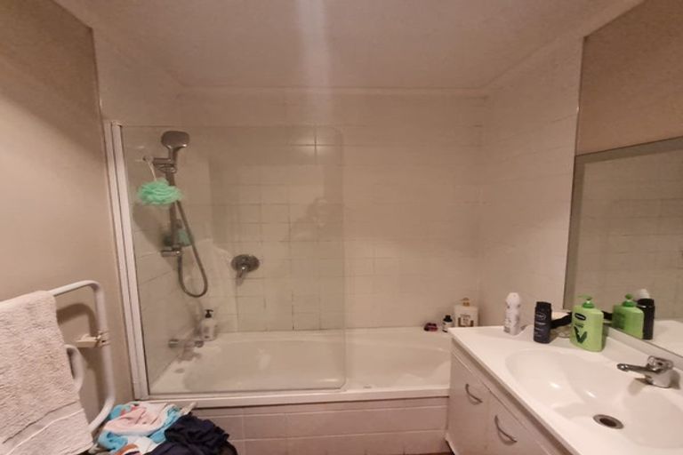 Photo of property in 48 Cyclarama Crescent, Massey, Auckland, 0614