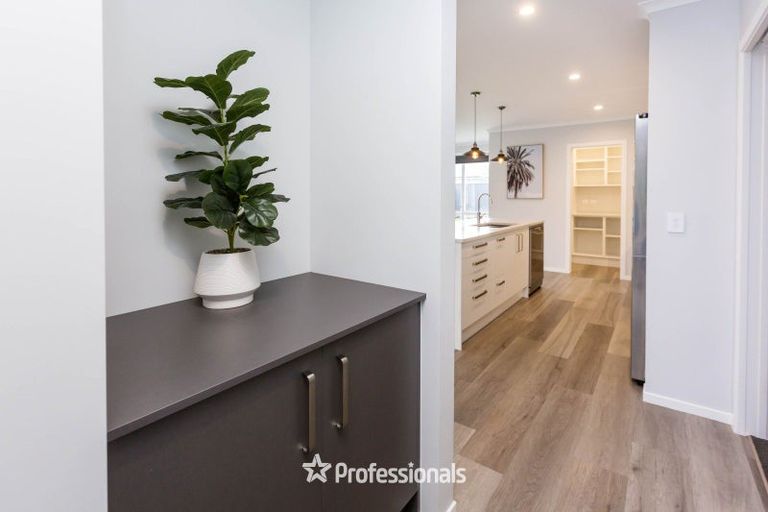 Photo of property in 107 Mawai Hakona Drive, Wallaceville, Upper Hutt, 5018