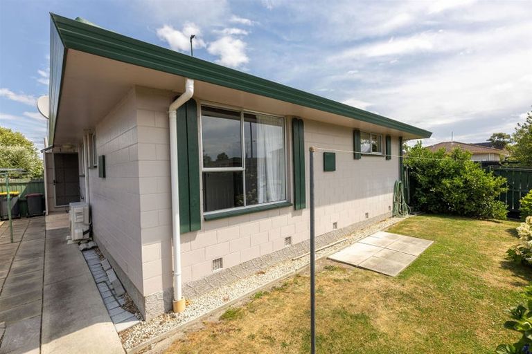 Photo of property in 1/15 Chipping Lane, Redwood, Christchurch, 8051