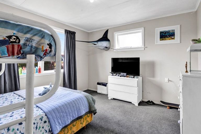 Photo of property in 42 Puriri Street, Hawera, 4610