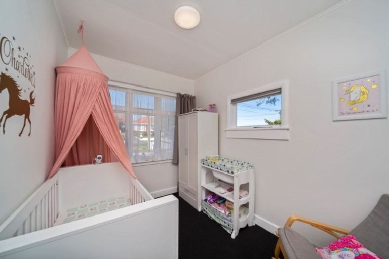 Photo of property in 10 Wicksteed Street, Vogeltown, New Plymouth, 4310