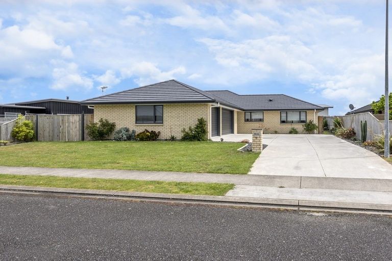 Photo of property in 21 Forbes Road, Foxton Beach, Foxton, 4815