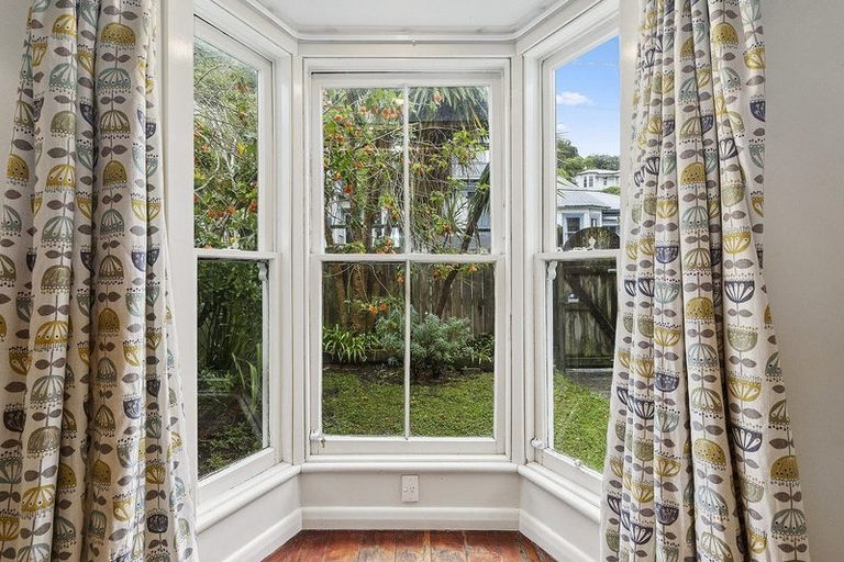 Photo of property in 127 Aro Street, Aro Valley, Wellington, 6021