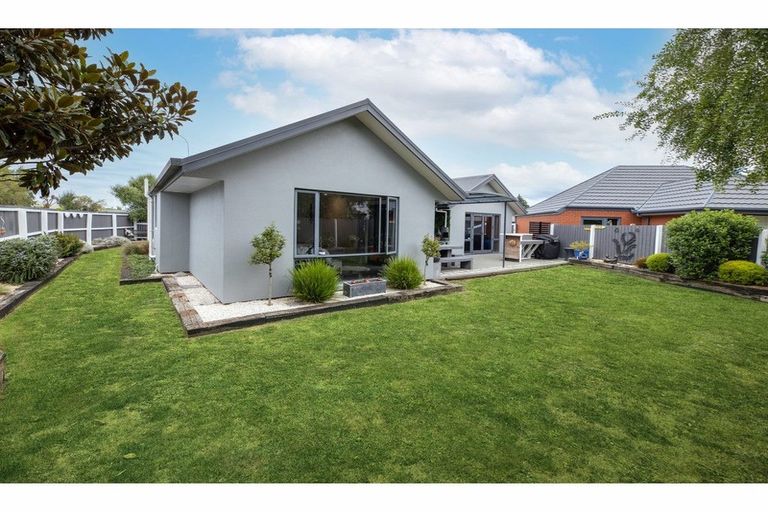 Photo of property in 8 Matawai Close, Rangiora, 7400