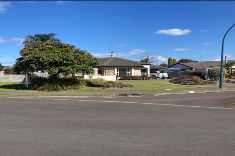 Photo of property in 1 Carribean Place, Papamoa Beach, Papamoa, 3118