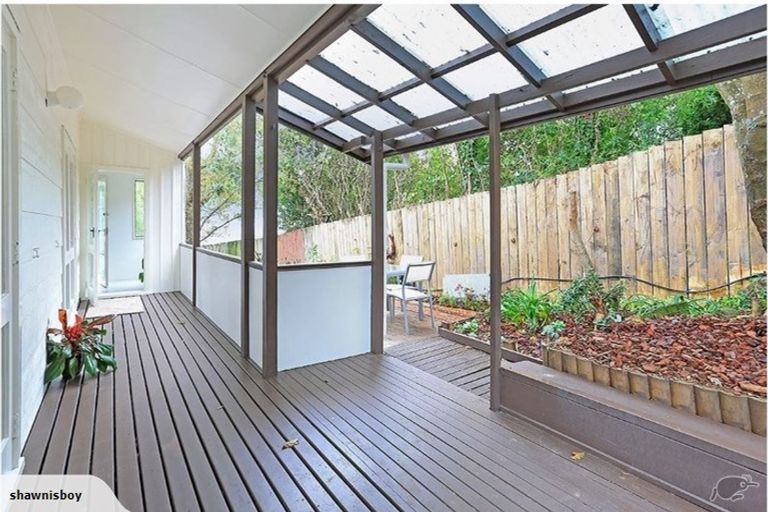 Photo of property in 2/112 Oaktree Avenue, Browns Bay, Auckland, 0630