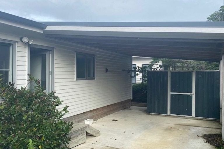 Photo of property in 23 Hampton Hill Road, Tawa, Wellington, 5028