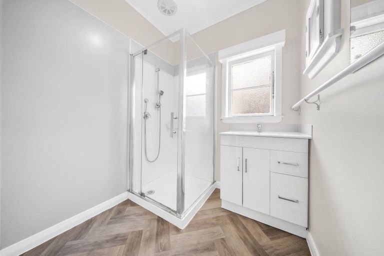 Photo of property in 2/14 Great South Road, Manurewa, Auckland, 2102