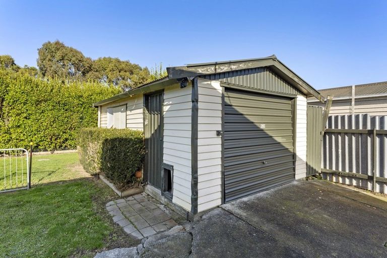 Photo of property in 43 Tararua Terrace, Cloverlea, Palmerston North, 4412