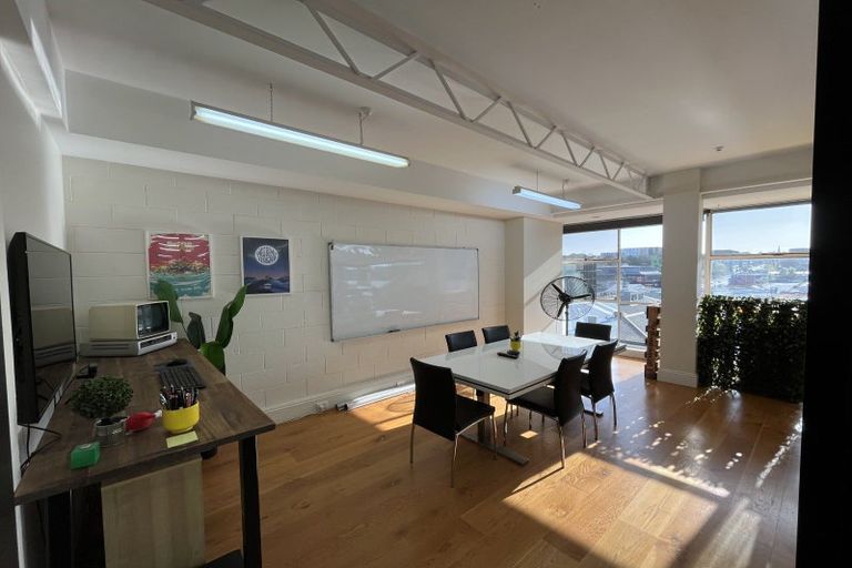 Photo of property in 1b/6 Kingdon Street, Newmarket, Auckland, 1023