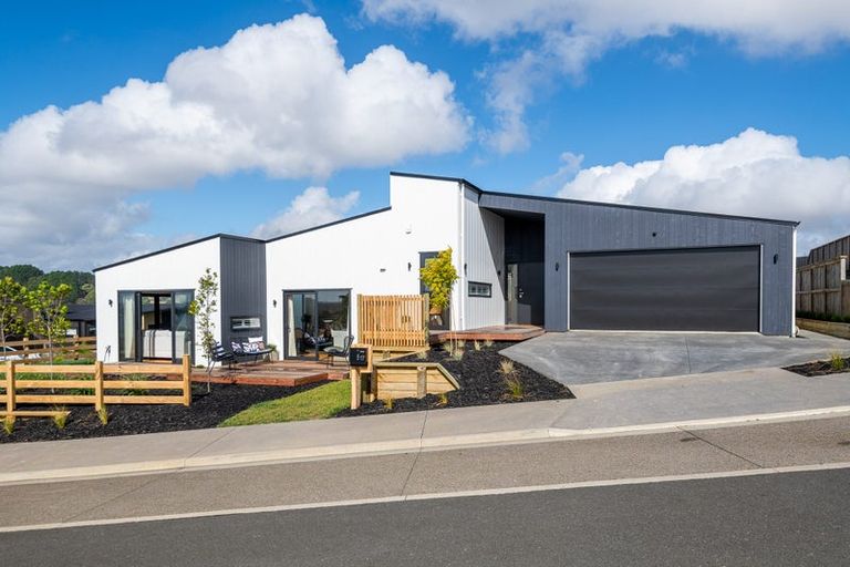 Photo of property in 17 Tunarau Street, Raglan, 3225