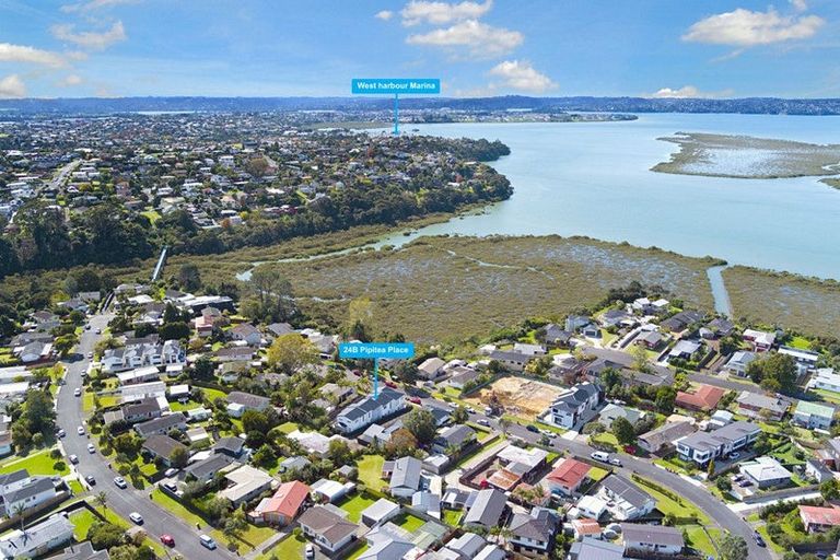 Photo of property in 24b Pipitea Place, Massey, Auckland, 0614
