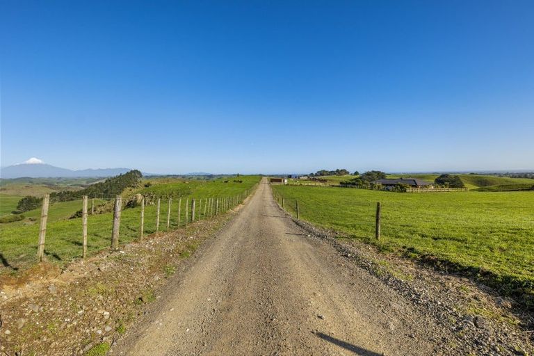 Photo of property in 890a Otaraoa Road, Tikorangi, Waitara, 4383