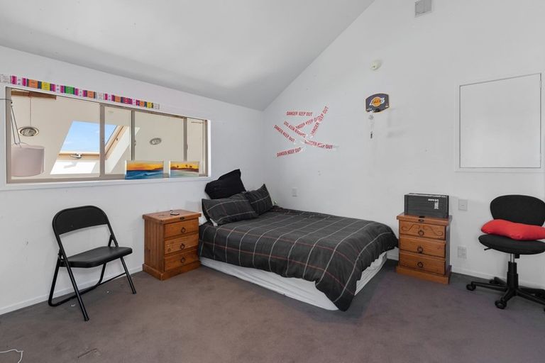 Photo of property in 14 Fraser Road, Narrow Neck, Auckland, 0624