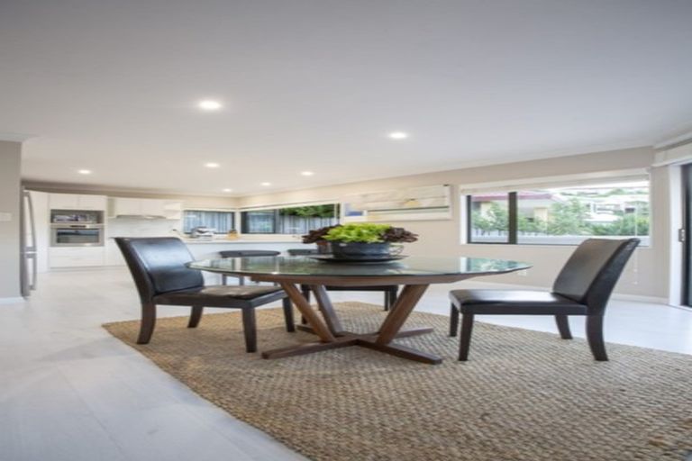 Photo of property in 6 Nottingham Place, Northcross, Auckland, 0630