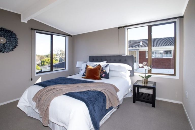 Photo of property in 85 Kiwi Esplanade, Mangere Bridge, Auckland, 2022
