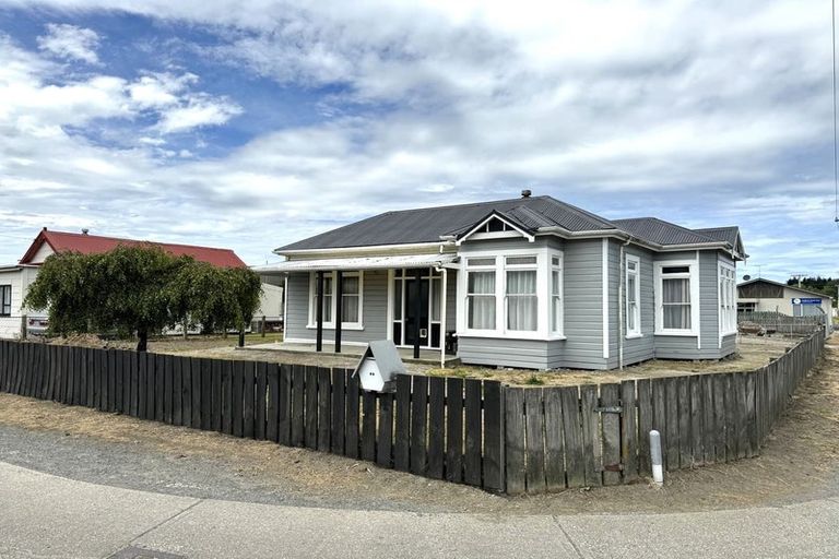 Photo of property in 64 James Street, Balclutha, 9230