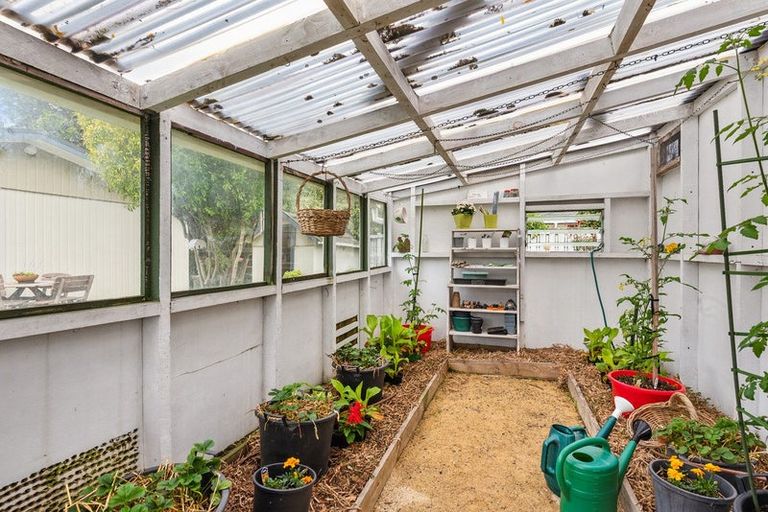 Photo of property in 4 Sylvan Avenue, Waikanae, 5036