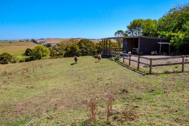 Photo of property in 1470 Oneriri Road, Kaiwaka, 0573