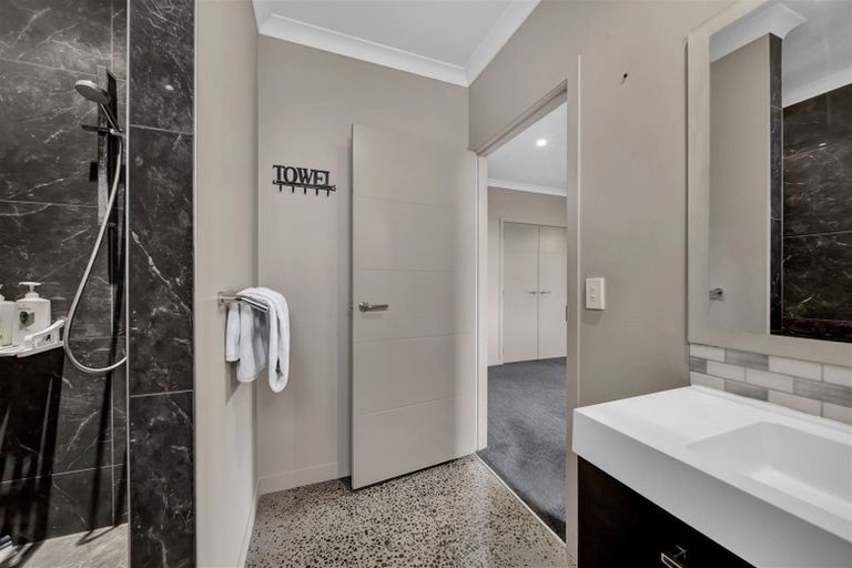 Photo of property in 15 Wentworth Lane, Waiwhakaiho, New Plymouth, 4312