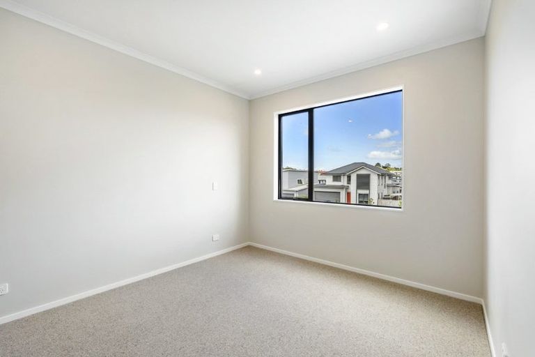 Photo of property in 28b Kukuwai Avenue, Red Beach, 0932