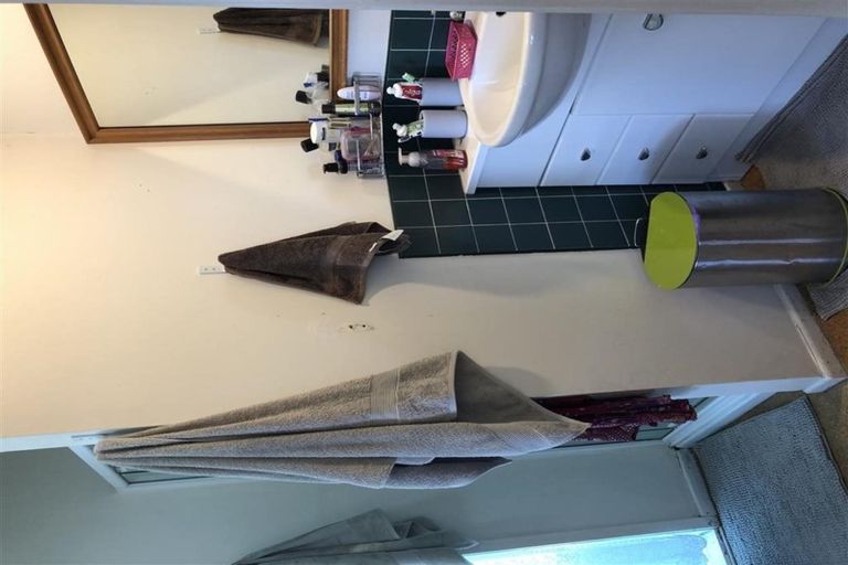 Photo of property in 19 Gossamer Drive, Pakuranga Heights, Auckland, 2010