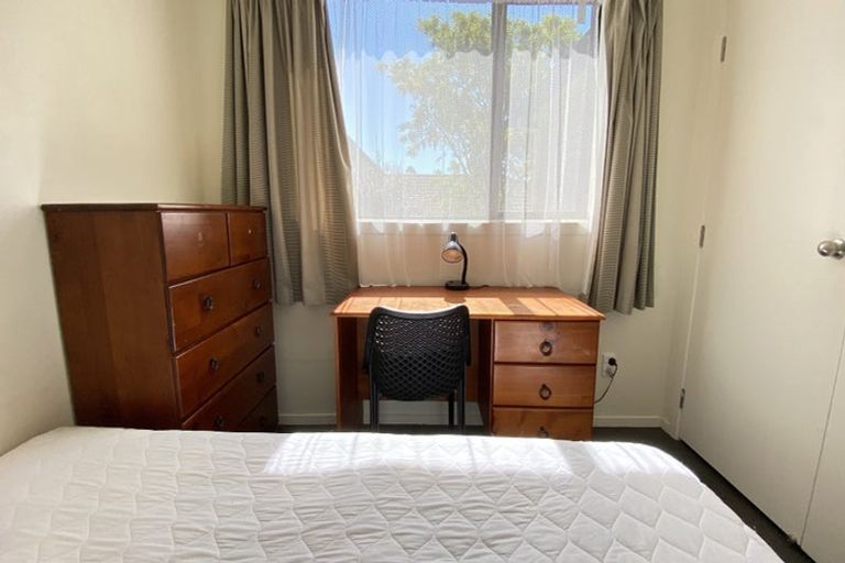 Photo of property in 8c Schnapper Rock Road, Schnapper Rock, Auckland, 0632