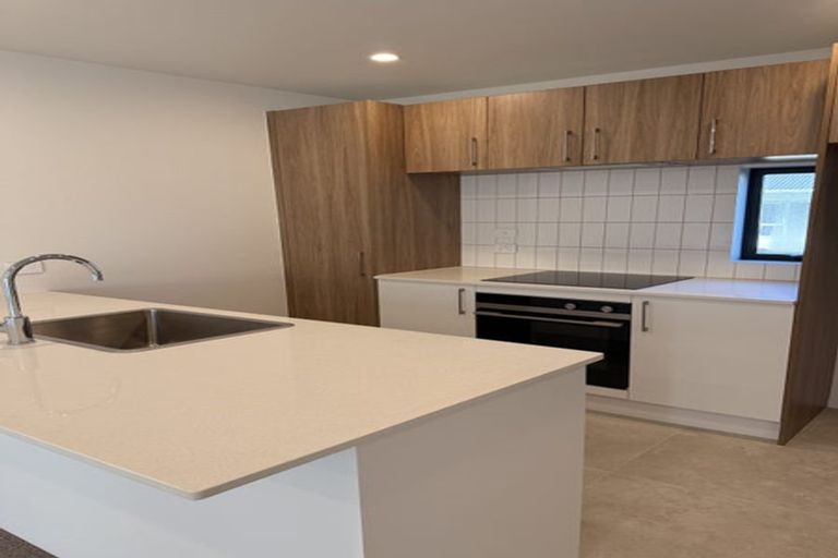 Photo of property in 8/43 Yeovil Road, Te Atatu Peninsula, Auckland, 0610