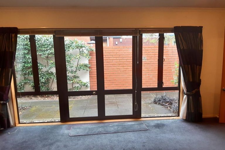 Photo of property in 91 Avonhead Road, Avonhead, Christchurch, 8042