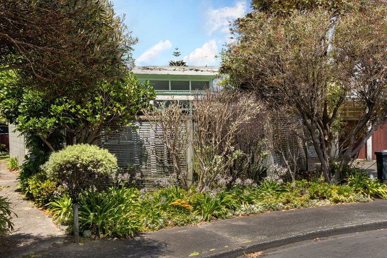 Photo of property in 6 Bermuda Grove, Paraparaumu Beach, Paraparaumu, 5032