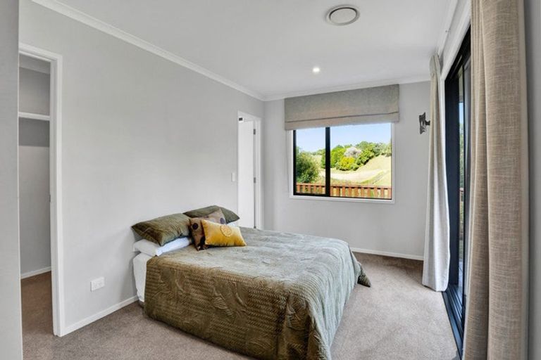 Photo of property in 8 Matau Lane, Ferndale, New Plymouth, 4310