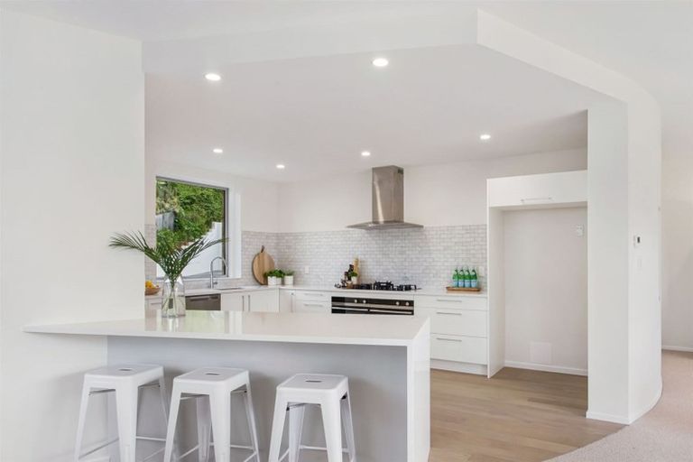 Photo of property in 92 Mccormacks Bay Road, Mount Pleasant, Christchurch, 8081