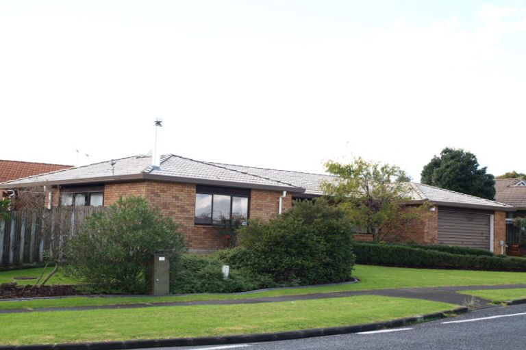 Photo of property in 1/35 Golfland Drive, Golflands, Auckland, 2013